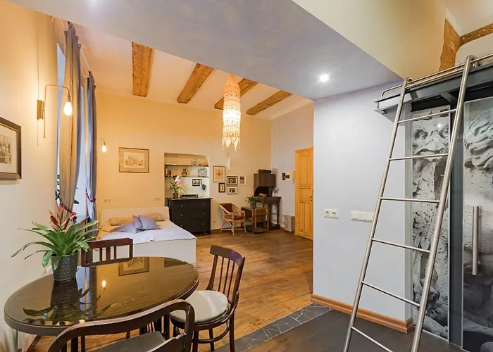 Vintage Old Town Apartment